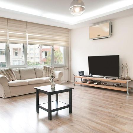 Central And Vibrant Flat With Balcony In Besiktas Istanbul Eksteriør billede