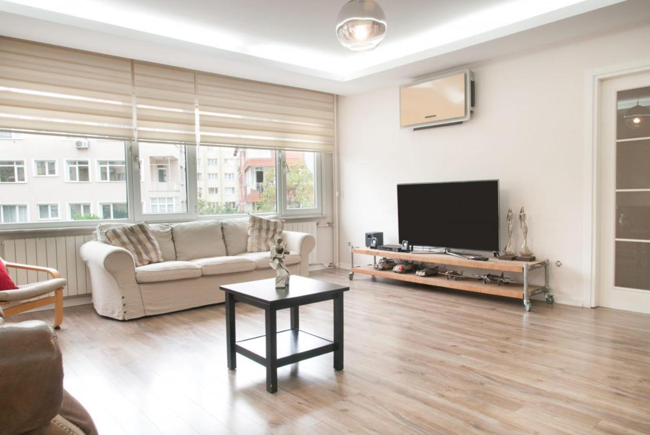 Central And Vibrant Flat With Balcony In Besiktas Istanbul Eksteriør billede