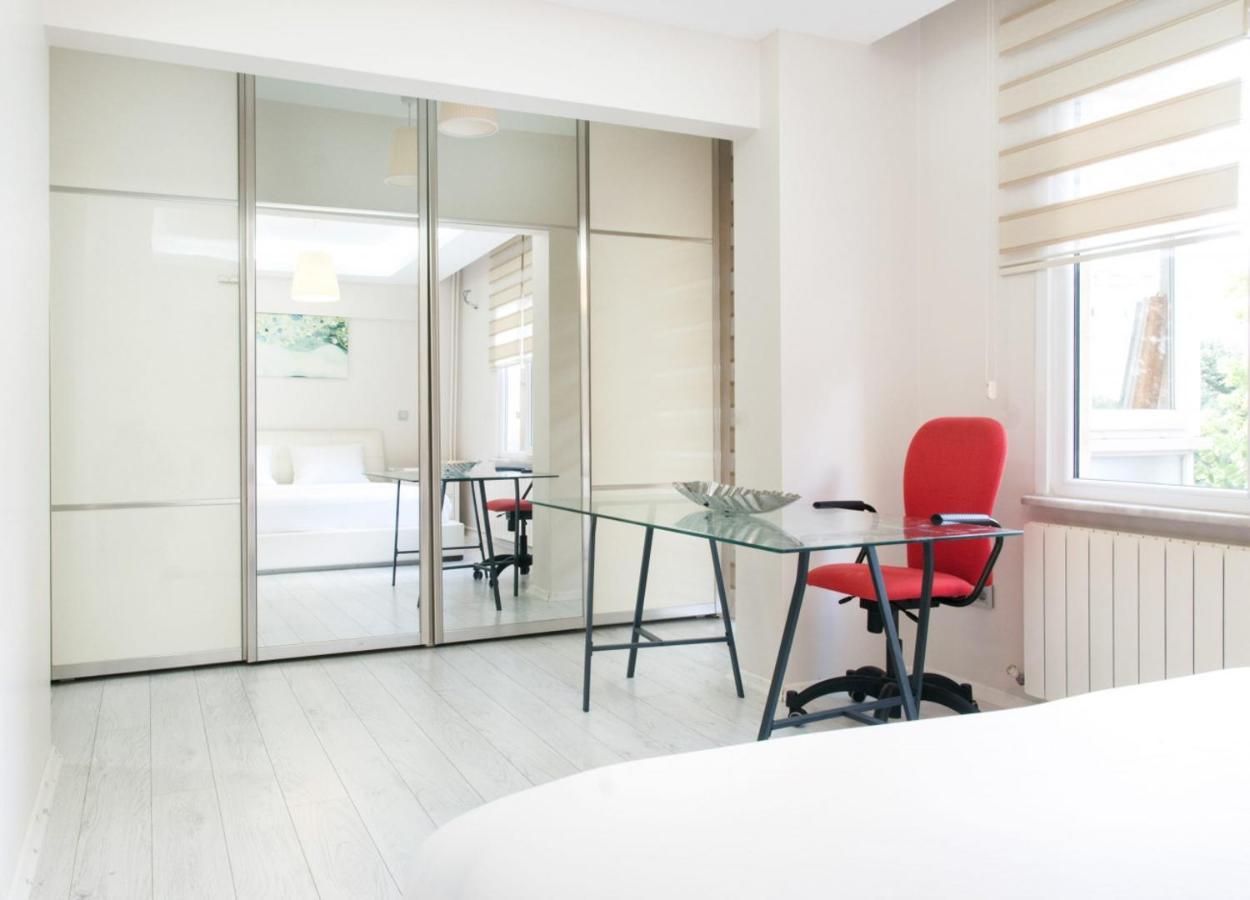 Central And Vibrant Flat With Balcony In Besiktas Istanbul Eksteriør billede